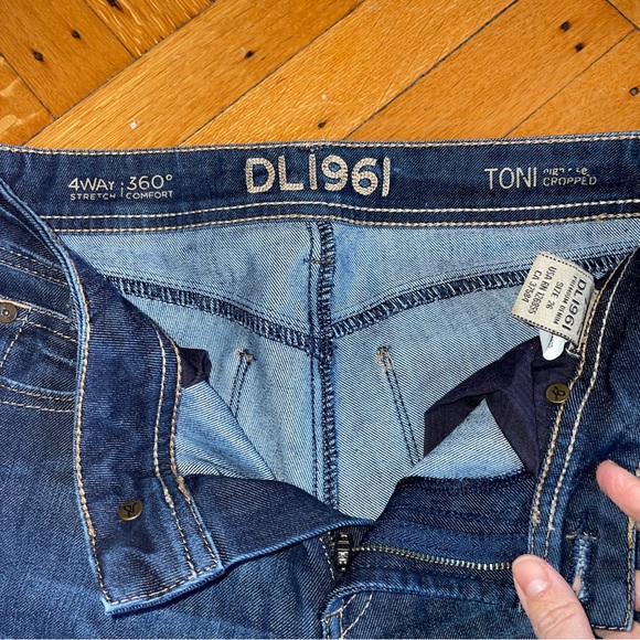 DL 1961 Women’s Blue Toni Cropped Jeans SZ 26 - Picture 4 of 10
